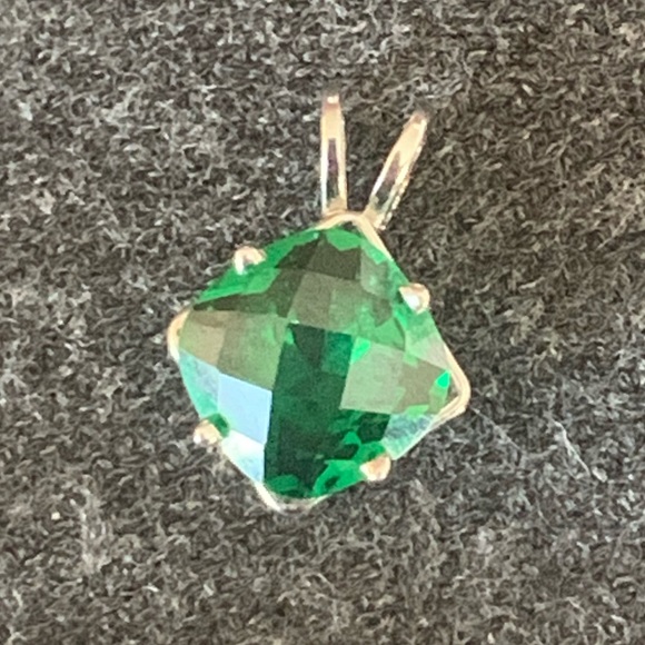 14k White Gold Tsavorite Pendant - Picture 6 of 9